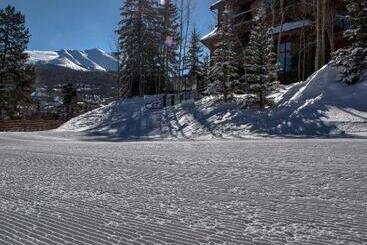 هتل Mountain Thunder Lodge