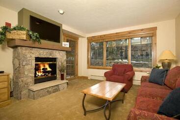 هتل Mountain Thunder Lodge