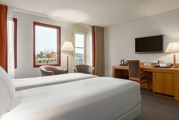 Avani Museum Quarter Amsterdam Hotel   Previously NH Amsterdam Museum Quarter
