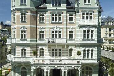 Отель Savoy Westend