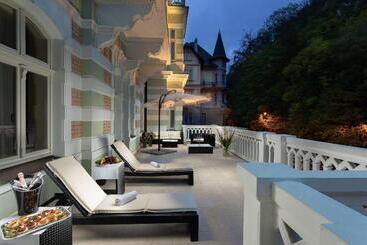 Отель Savoy Westend