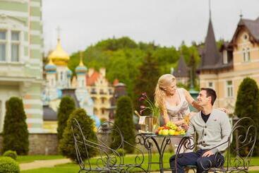 Отель Savoy Westend