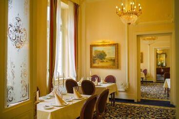 Отель Savoy Westend