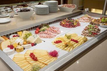 Отель Savoy Westend