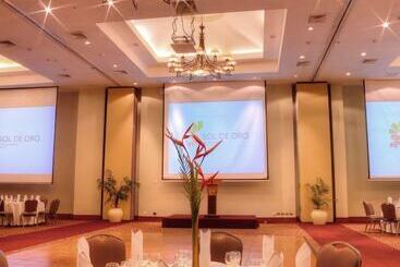 Sol De Oro Hotel & Suites