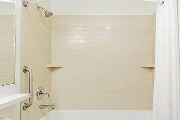 هتل Sonesta Simply Suites Detroit Ann Arbor