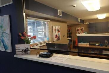 هتل Sonesta Simply Suites Detroit Ann Arbor