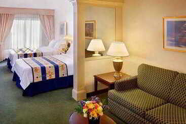 בית מלון כפרי Springhill Suites Boston Andover