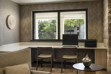 هتل Springhill Suites Fort Worth University