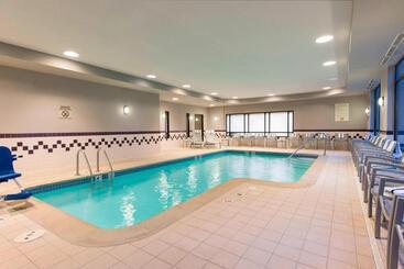هتل Springhill Suites Grand Rapids North