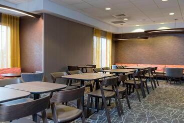 هتل Springhill Suites Grand Rapids North