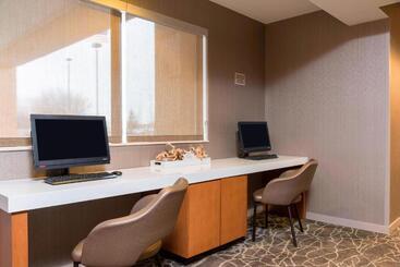 هتل Springhill Suites Grand Rapids North