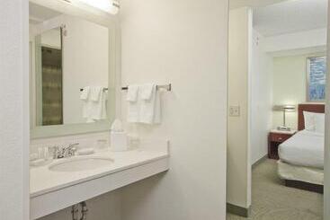 هتل Springhill Suites Grand Rapids North
