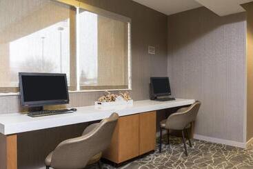 هتل Springhill Suites Grand Rapids North