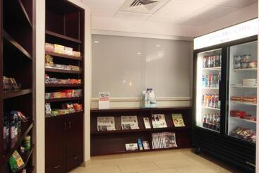 هتل Springhill Suites Grand Rapids North
