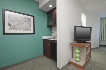 هتل Springhill Suites Grand Rapids North