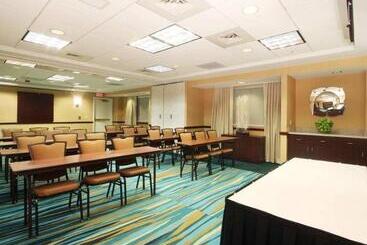 هتل Springhill Suites Grand Rapids North