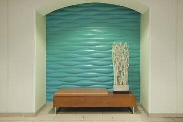 هتل Springhill Suites Grand Rapids North