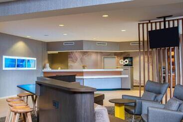هتل Springhill Suites Grand Rapids North