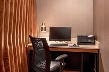 هتل Springhill Suites By Marriott Hershey Near The Park
