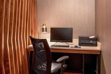 هتل Springhill Suites By Marriott Hershey Near The Park