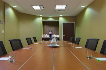 هتل Springhill Suites By Marriott Lansing