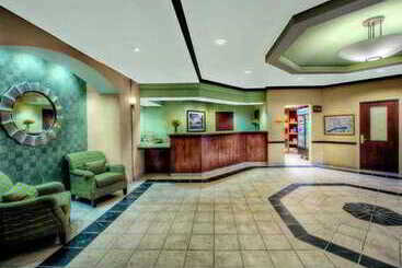 هتل Springhill Suites Milford