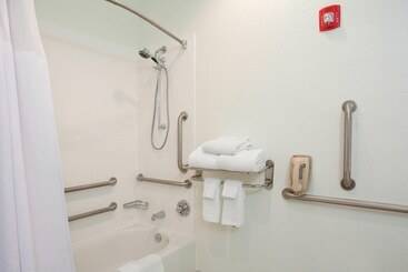 هتل Springhill Suites Nashville Metrocenter