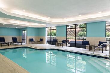 هتل Springhill Suites West Mifflin