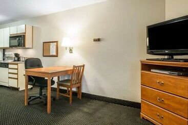 هتل Birch Hill Suites Columbia