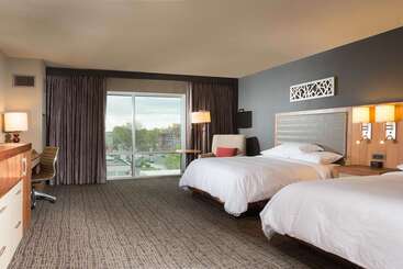 هتل The Broadway Columbia  A Doubletree By Hilton