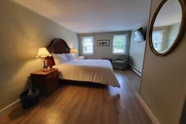 هتل The Stowe Village Inn