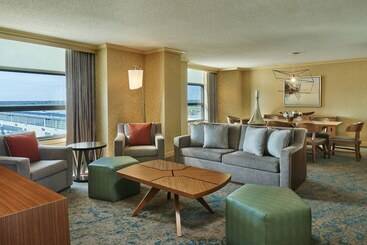 هتل The Westin Detroit Metropolitan Airport