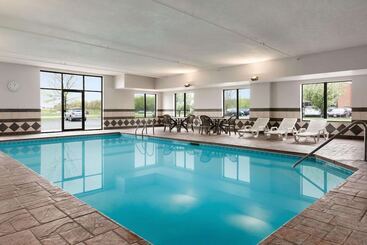 هتل Wingate By Wyndham Cincinnati Blue Ash