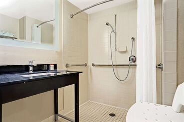 هتل Wingate By Wyndham Fargo