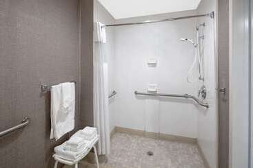 هتل Wingate By Wyndham Greenville Airport