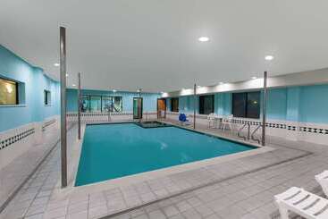 هتل Wingate By Wyndham Houston / Willowbrook