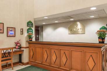 هتل Wingate By Wyndham Airport   Rockville Road