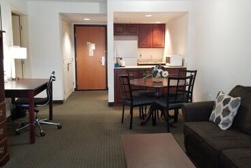 هتل Wingate By Wyndham Airport   Rockville Road