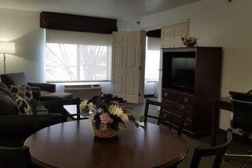 هتل Wingate By Wyndham Airport   Rockville Road