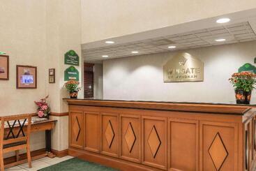 هتل Wingate By Wyndham Airport   Rockville Road
