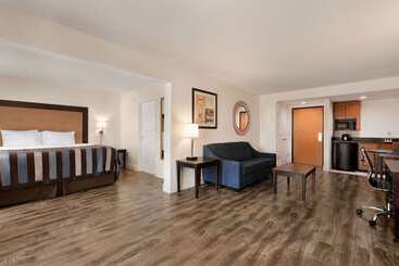 هتل Wingate By Wyndham Montgomery