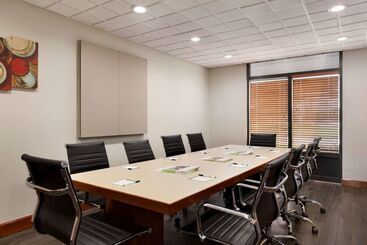 هتل Wingate By Wyndham Montgomery