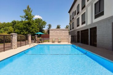 هتل Wingate By Wyndham Montgomery