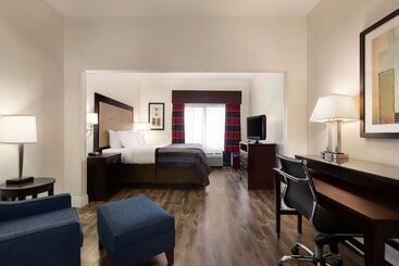 هتل Wingate By Wyndham Montgomery
