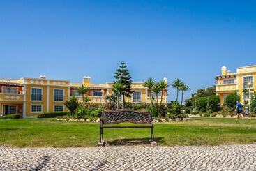 استراحتگاه Colina Da Lapa & Villas