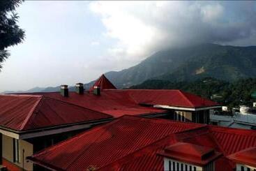 تختخواب و صبحانه Solan Retreat