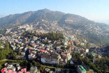 تختخواب و صبحانه Solan Retreat