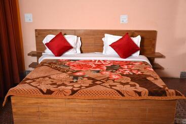 تختخواب و صبحانه Solan Retreat