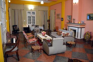 تختخواب و صبحانه Solan Retreat